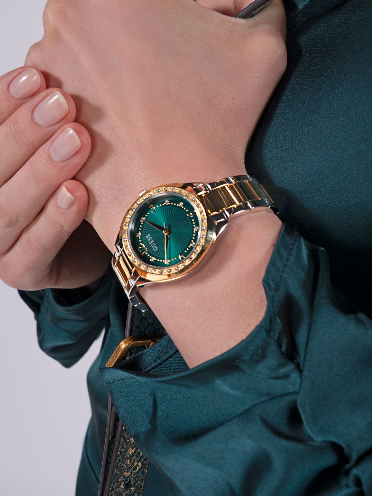 GUESS "CHARLOTTE" GW0767L4