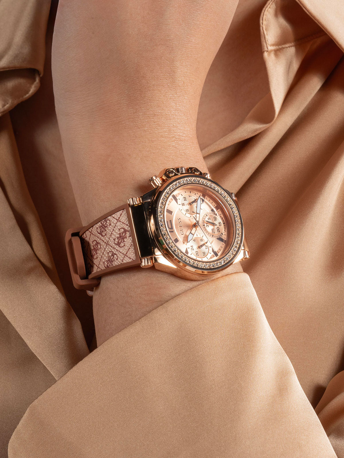 GUESS CHARISMA GW0699L2